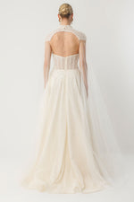 تحميل الصورة في عارض المعرض، فستان سهرة فاخر بلون بيج لامع