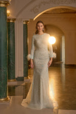 تحميل الصورة في عارض المعرض، فستان سهرة أنيق بتفاصيل ريش مطرز