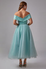 تحميل الصورة في عارض المعرض، فستان بتنورة من التول بكتف متعرج