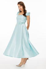 تحميل الصورة في عارض المعرض، فستان سهرة من قماش لامع بفتحة رقبة على شكل حرف V