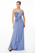 Resmi Galeri görüntüleyiciye yükleyin, ip askılı belden büzgülü ve işlemeli abiye