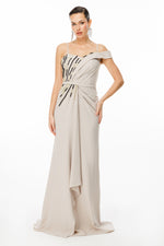 Resmi Galeri görüntüleyiciye yükleyin, ip askılı belden büzgülü ve işlemeli abiye