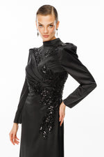 تحميل الصورة في عارض المعرض، فستان سهرة حجابي بتفاصيل مطرزة على الخصر من قماش الساتان