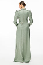 تحميل الصورة في عارض المعرض، فستان سهرة حجابي بتفاصيل مطرزة على الخصر من قماش الساتان