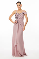 Resmi Galeri görüntüleyiciye yükleyin, ip askılı belden büzgülü ve işlemeli abiye