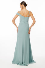 Resmi Galeri görüntüleyiciye yükleyin, ip askılı belden büzgülü ve işlemeli abiye