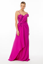 Resmi Galeri görüntüleyiciye yükleyin, ip askılı belden büzgülü ve işlemeli abiye