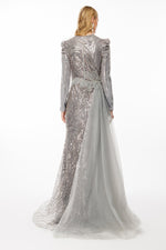 تحميل الصورة في عارض المعرض، فستان سهرة مطرز بالأحجار والترتر مع تفاصيل العباءة