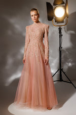 تحميل الصورة في عارض المعرض، فستان سهرة حجابي بياقة قاضية مطرز من قماش التول