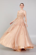 تحميل الصورة في عارض المعرض، فستان بأحزمة كتف مطرزة بدقة مع تنورة توتو