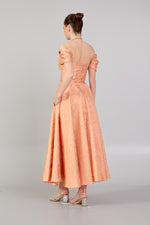 تحميل الصورة في عارض المعرض، فستان بتنورة بنمط واسع ومكشوف على الكتف