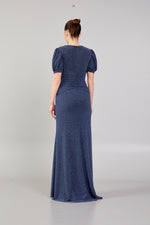 تحميل الصورة في عارض المعرض، فستان بأكمام قصيرة مع تفاصيل مجمعة على الصدر