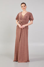 تحميل الصورة في عارض المعرض، فستان بأكمام قصيرة مع تفاصيل مجمعة على الصدر