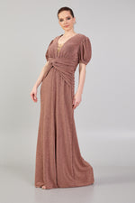 تحميل الصورة في عارض المعرض، فستان بأكمام قصيرة مع تفاصيل مجمعة على الصدر