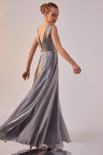 تحميل الصورة في عارض المعرض، فستان سهرة بياقة مطرزة ومفصل