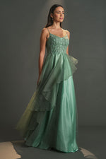 تحميل الصورة في عارض المعرض، فستان بأحزمة كتف مطرزة بدقة مع تنورة توتو