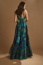 تحميل الصورة في عارض المعرض، فستان سهرة شيفون منقوش بياقة عالية ومنفوش