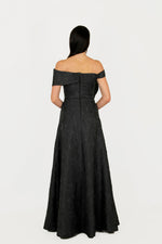 تحميل الصورة في عارض المعرض، فستان سهرة بدون حمالات مطرز على الصدر