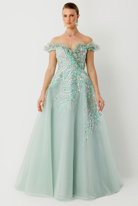 Princess-Style Mint Dress with Sparkling Embroidery Details