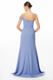 فستان سهرة برباط خصر وتطريز