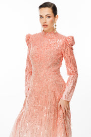 فستان سهرة رائع بقماش مطرز بالأحجار بنمط متدرج الألوان