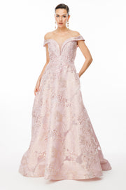 İnce Jakar Desenli Kumaş Çiçek ve Boncuk Bezeli Abiye Elbise