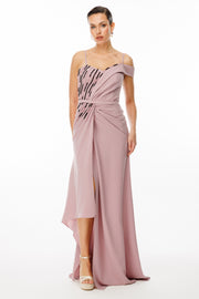 فستان سهرة برباط خصر وتطريز