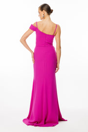 فستان سهرة برباط خصر وتطريز