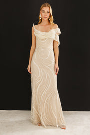 فستان سهرة بنمط حلزوني لامع وتفاصيل أكتاف منسدلة