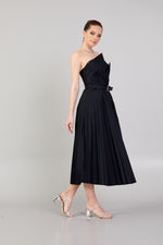 Load image into Gallery viewer, Strapless Dress with Belt Detail and Pleated Skirt
