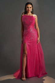 فستان سهرة مطرز بياقة صلبة