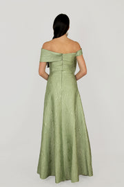 فستان سهرة بدون حمالات مطرز على الصدر