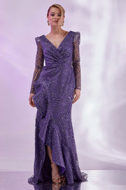 فستان سهرة بتفاصيل تجمع الخصر وتنورة ذات طبقات